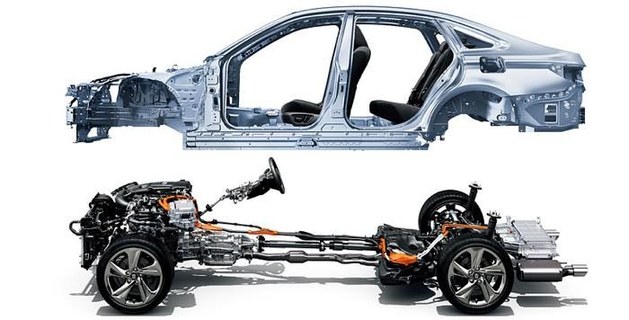 轿车变轿跑SUV？全新丰田皇冠7月15日发布